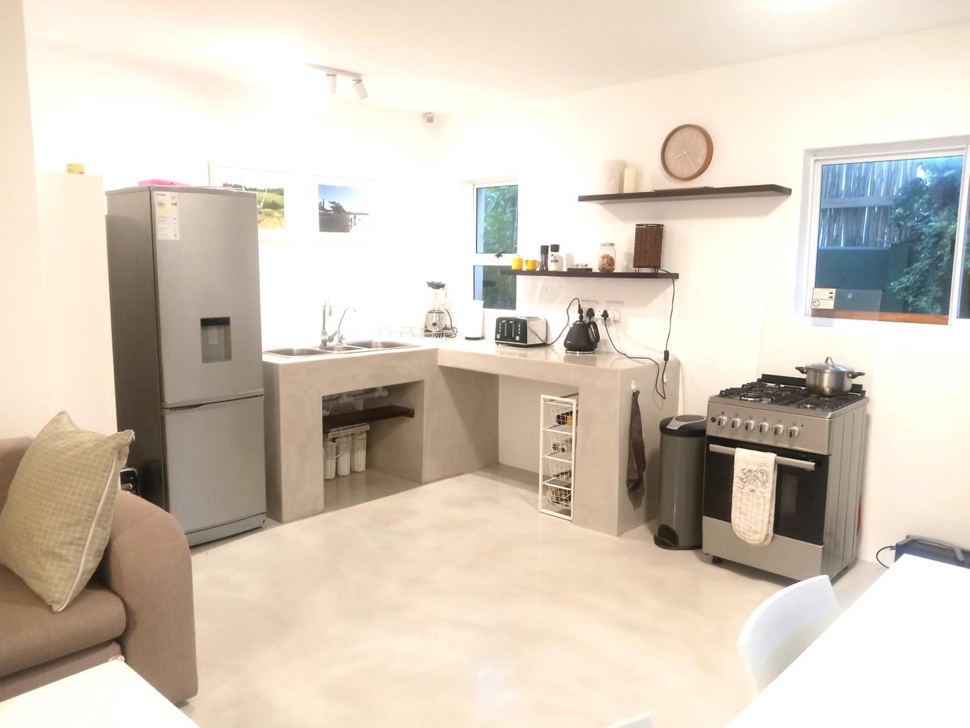 Apartment 2 Bedroom Walking Distance To Beaches Cape Town