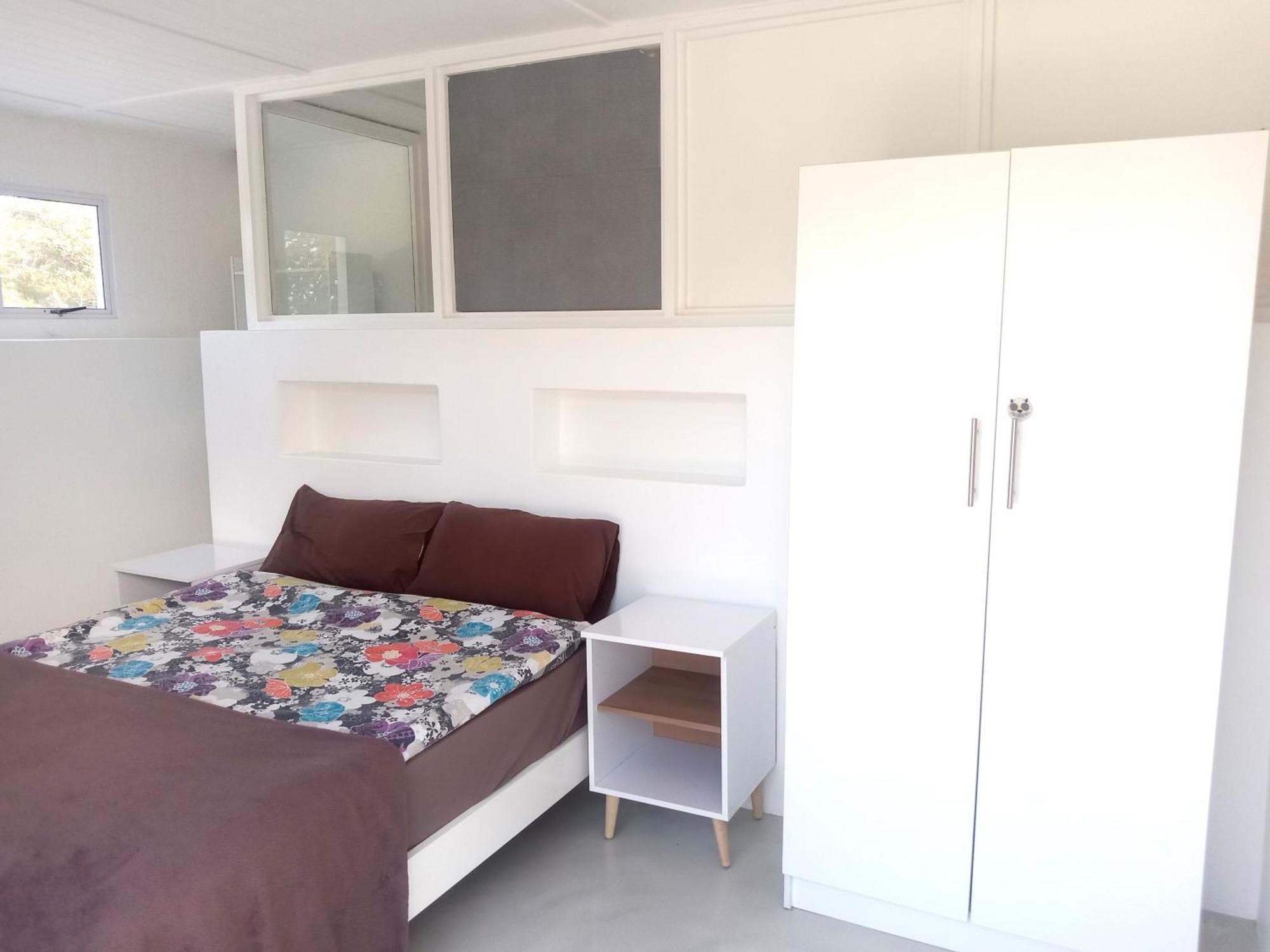 2 Bedroom Walking Distance To Beaches * Cape Town